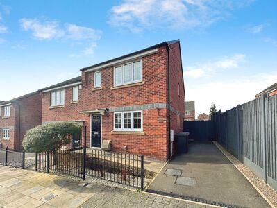 3 bedroom Semi Detached House to rent