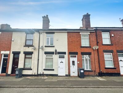 3 bedroom Mid Terrace House to rent