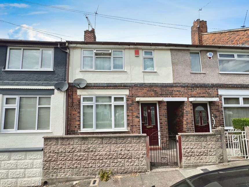 3 bedroom Mid Terrace House for sale