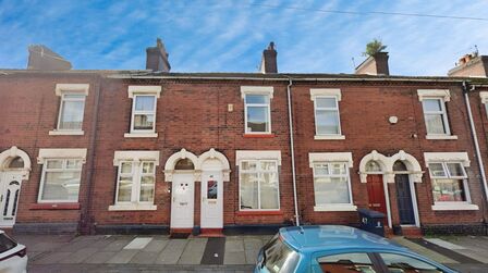3 bedroom Mid Terrace House to rent