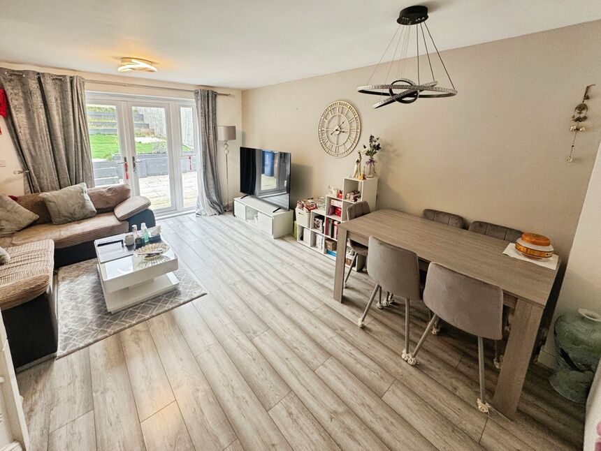 Lounge / Dining Room