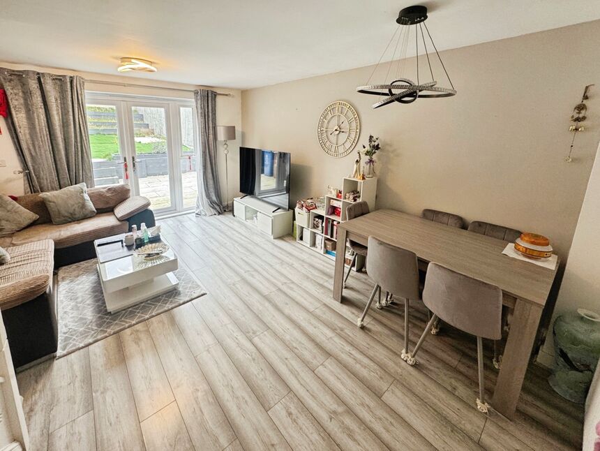 Lounge / Dining Room