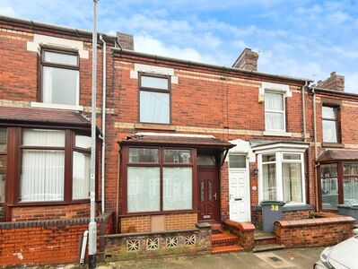 2 bedroom Mid Terrace House for sale