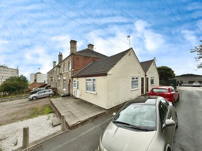 Windmill Street, 1 bedroom Semi Detached Bungalow to rent, &pound;525 pcm