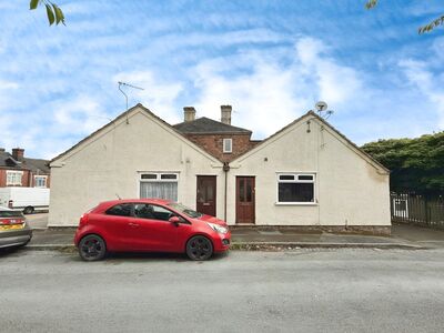 1 bedroom Semi Detached Bungalow to rent