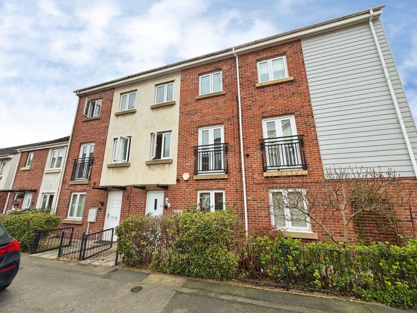 Main image of 5 bedroom Mid Terrace House to rent, Poundlock Avenue, Stoke-on-Trent, Staffordshire, ST1