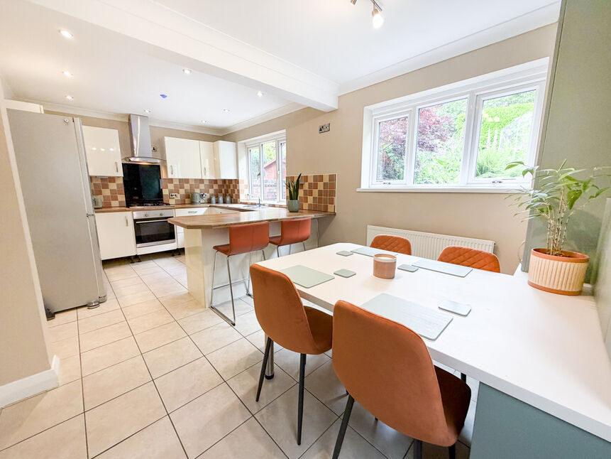 Kitchen / Diner