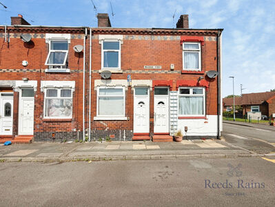 3 bedroom Mid Terrace House for sale
