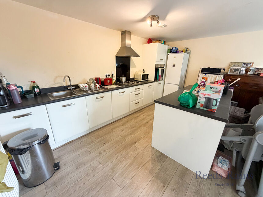 Kitchen / Living Area