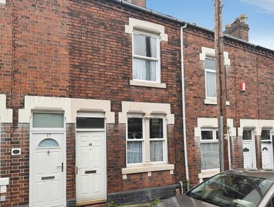 2 bedroom Mid Terrace House for sale