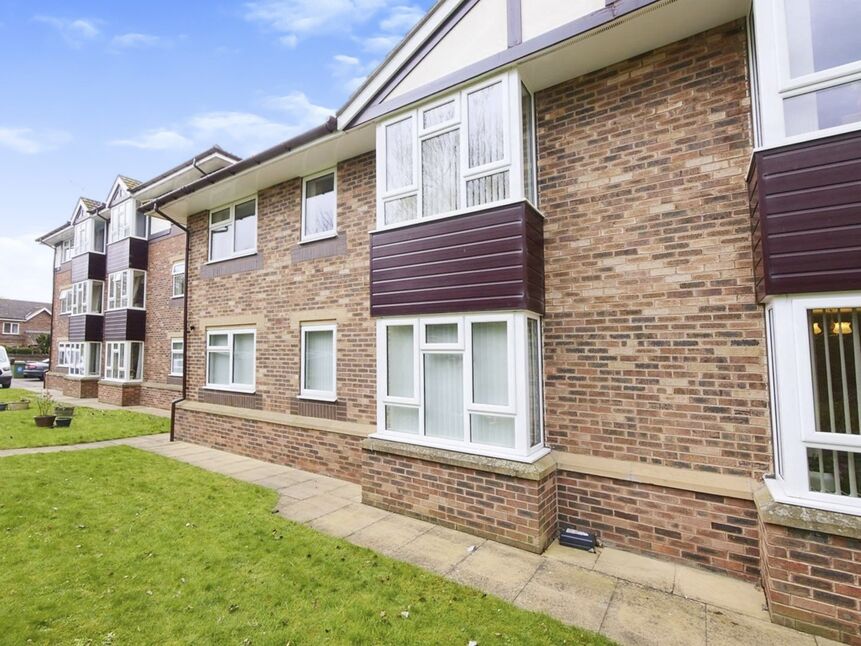 2 bedroom Flat for sale, Wyre Mews, The Village, YO32 £142,500