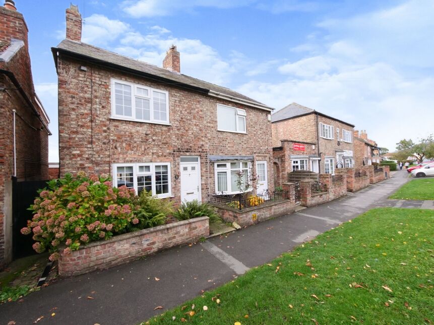 3 bedroom Semi Detached House to rent, The Village, Haxby, YO32 £