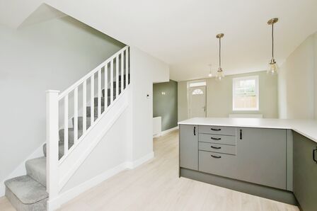 2 bedroom End Terrace House to rent