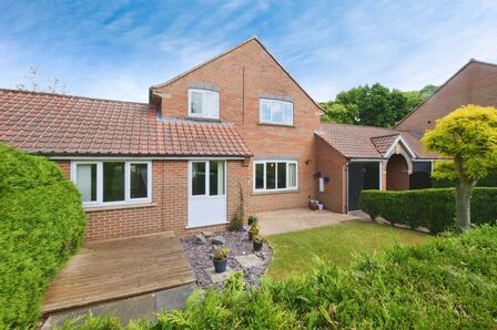 3 bedroom Link Detached House for sale