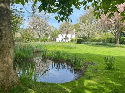 Ryton, 3 bedroom Detached House for sale, £500,000