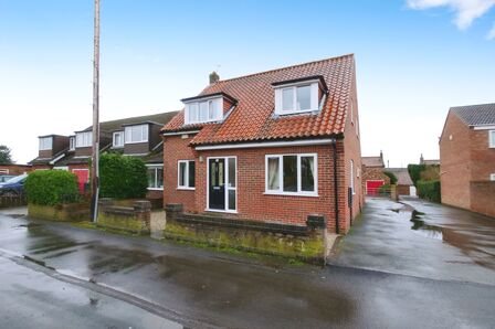 North Lane, 3 bedroom Detached House for sale, £440,000