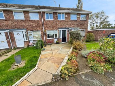 2 bedroom Mid Terrace House for sale