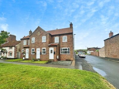 Weaverthorpe, 2 bedroom End Terrace House to rent, £825 pcm