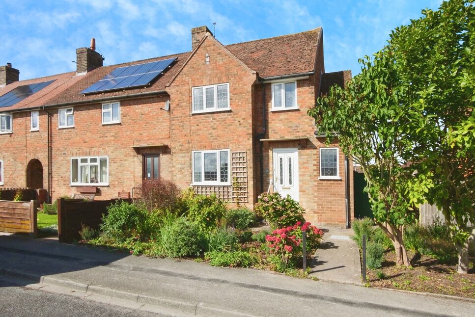 3 bedroom End Terrace House for sale