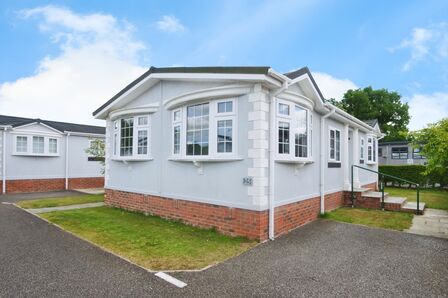 Sheriff Hutton Road, 2 bedroom Detached Property for sale, £140,000