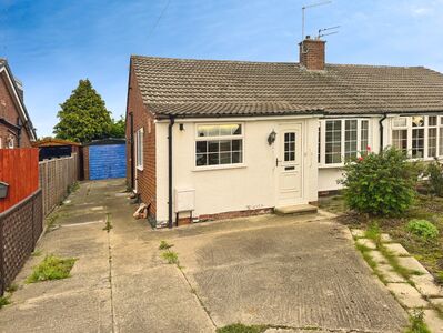 Lea Way, 2 bedroom Semi Detached Bungalow for sale, £225,000