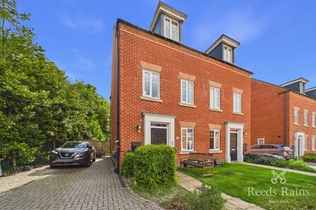 3 bedroom End Terrace House for sale