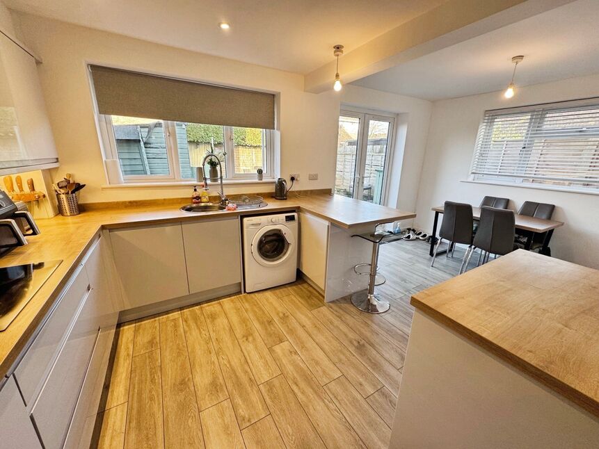 2 bedroom End Terrace House for sale