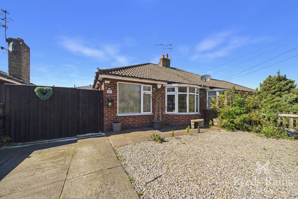 2 bedroom Semi Detached Bungalow for sale