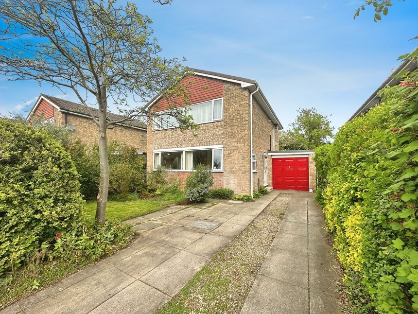 Main image of 4 bedroom Detached House for sale, Oaken Grove, Haxby, North Yorkshire, YO32