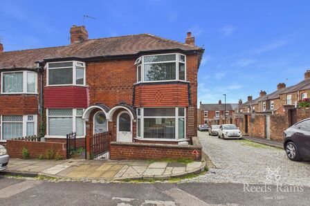 South Bank Avenue, 2 bedroom End Terrace House for sale, &pound;284,950