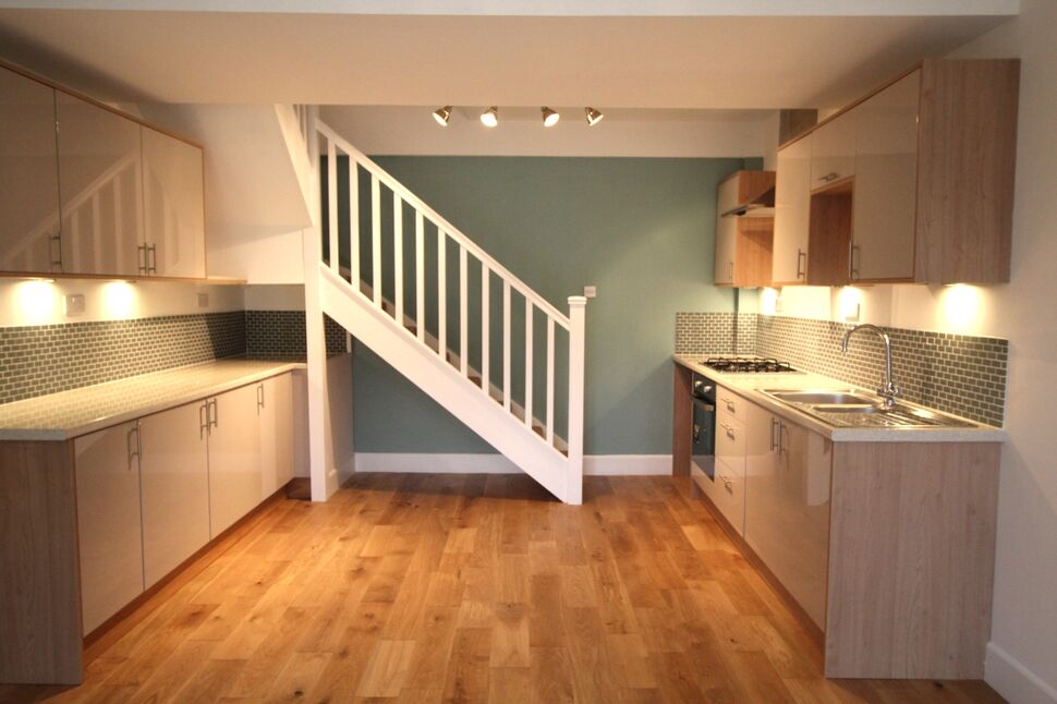 Kitchen / Dining Area