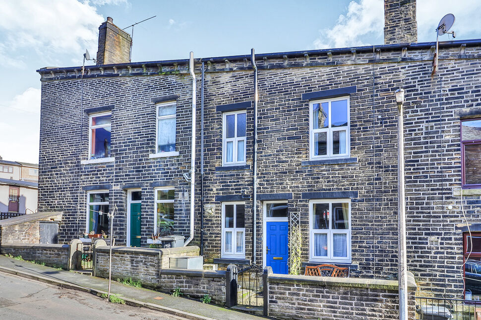 Main image of 2 bedroom Mid Terrace House to rent, Albert Street, Mytholmroyd, West Yorkshire, HX7