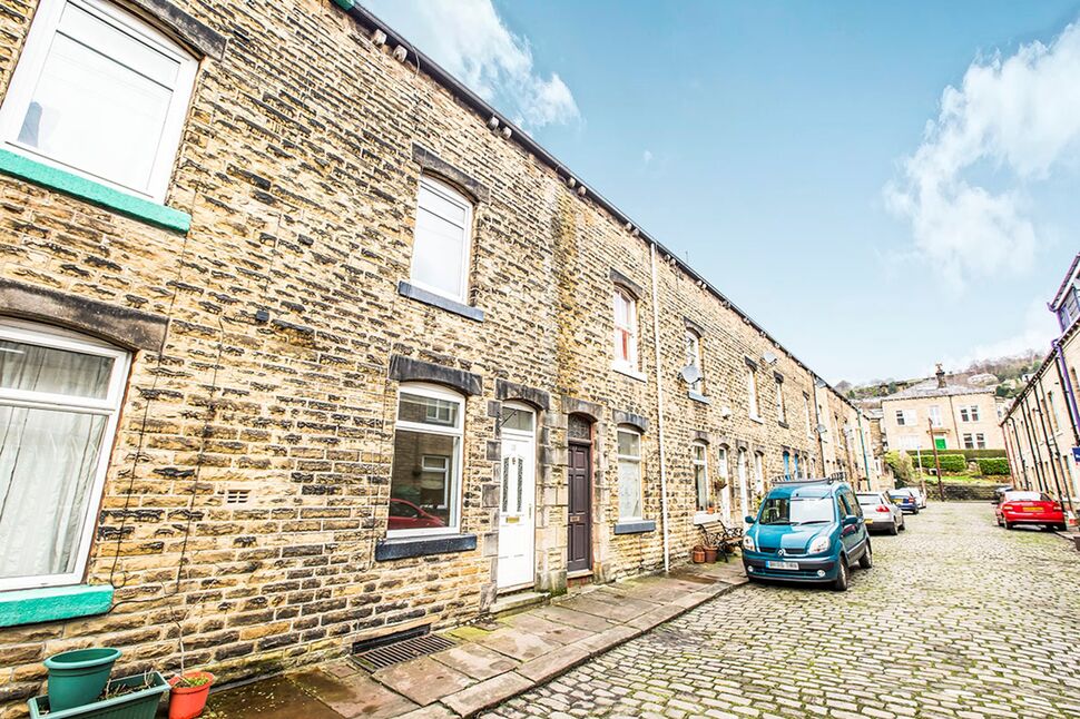 3 bedroom Mid Terrace House to rent