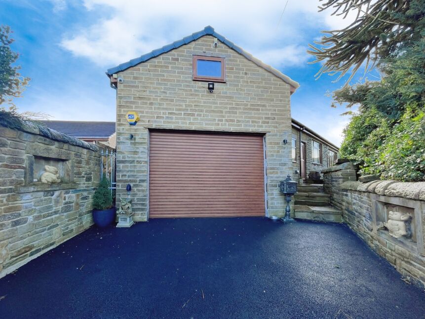 3 bedroom Detached House for sale, Stubbings Close, Mytholmroyd, HX7