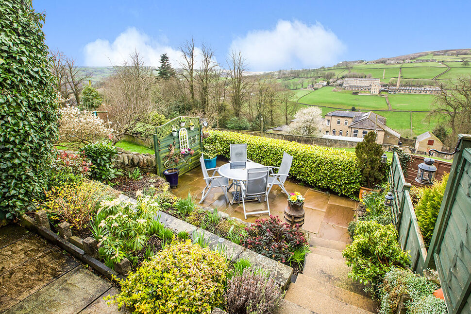 3 bedroom Mid Terrace House for sale, Buttress, Luddendenfoot, HX2 £