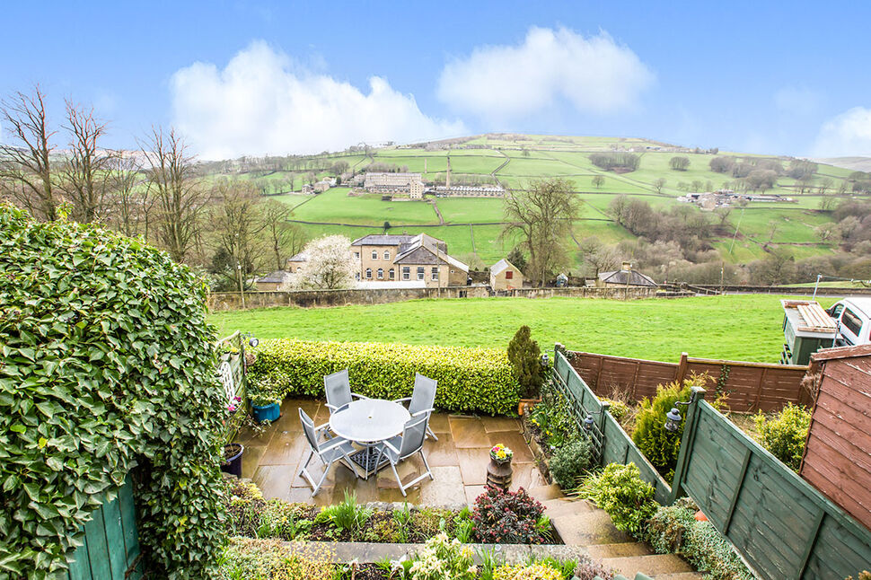 3 bedroom Mid Terrace House for sale, Buttress, Luddendenfoot, HX2 £