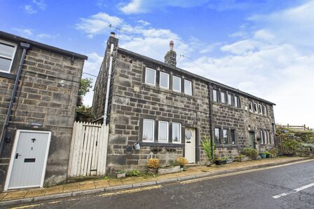 Pecket Bar, 2 bedroom Mid Terrace Property to rent, £800 pcm