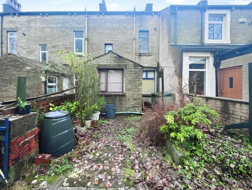 2 bedroom Mid Terrace House for sale, Burnley Road, Todmorden, OL14 £