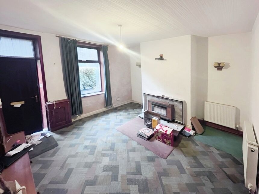 2 bedroom Mid Terrace House for sale, Burnley Road, Todmorden, OL14 £