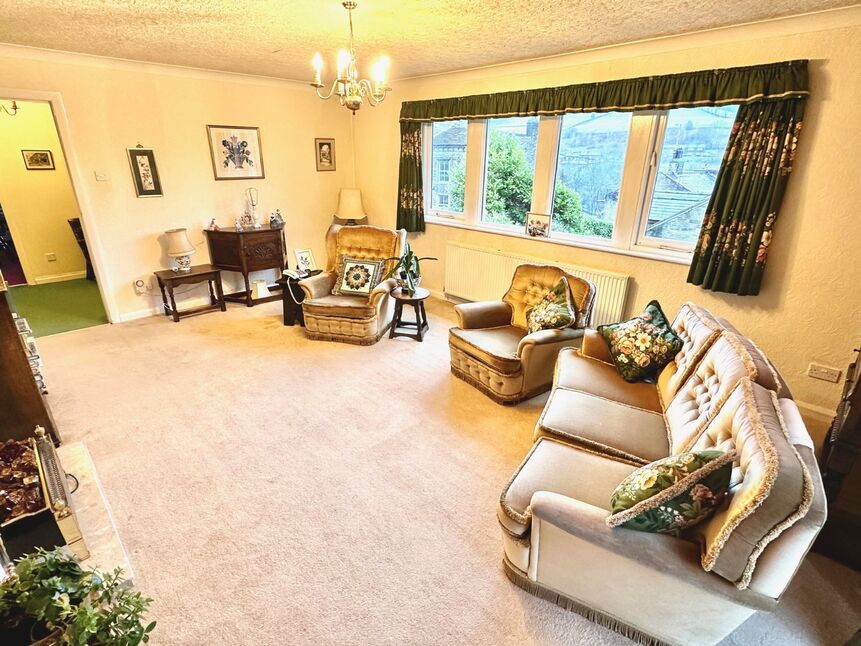 2 bedroom Detached Bungalow for sale, New Road, Luddendenfoot, HX2 £