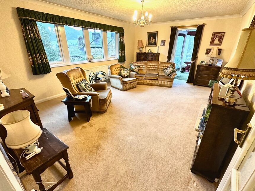 2 bedroom Detached Bungalow for sale, New Road, Luddendenfoot, HX2 £