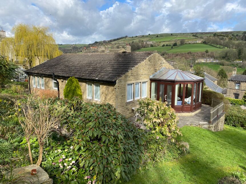 2 bedroom Detached Bungalow for sale, New Road, Luddendenfoot, HX2 £