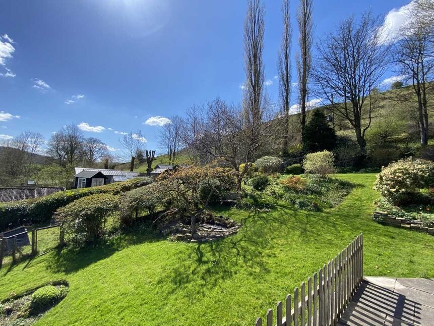 2 bedroom Detached Bungalow for sale, New Road, Luddendenfoot, HX2 £