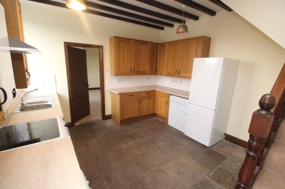 2 bedroom End Terrace Property to rent, Stones Lane, Todmorden, OL14