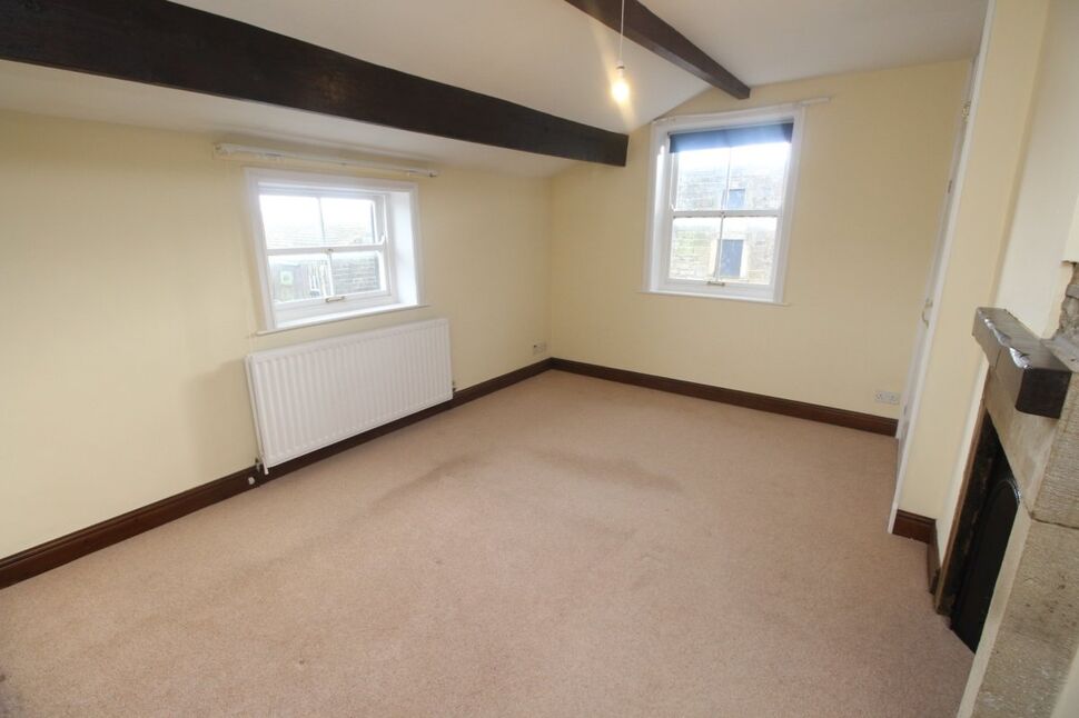 2 bedroom End Terrace Property to rent, Stones Lane, Todmorden, OL14