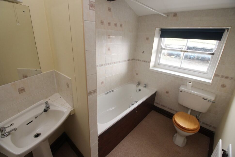 2 bedroom End Terrace Property to rent, Stones Lane, Todmorden, OL14