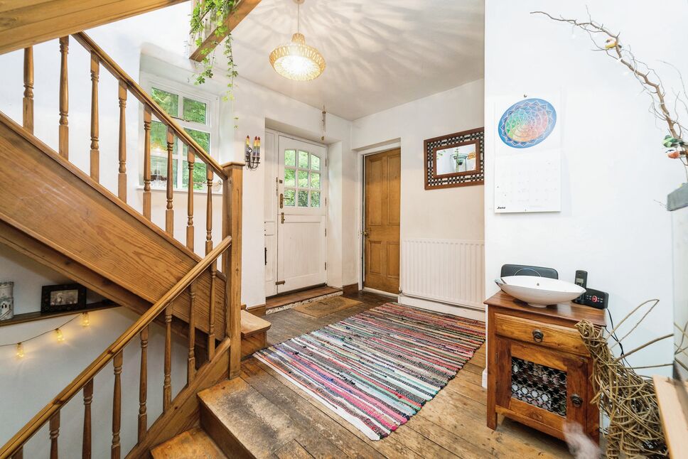 3 bedroom End Terrace House for sale, Knotts Road, Todmorden, OL14 £