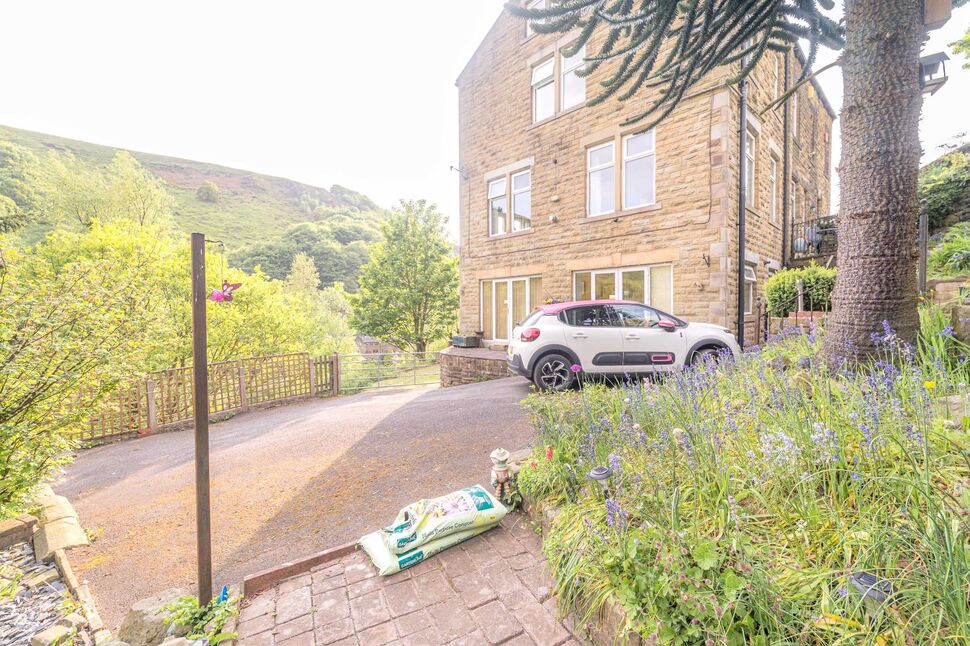 4 bedroom Semi Detached House for sale, Jumps Road, Todmorden, OL14 £
