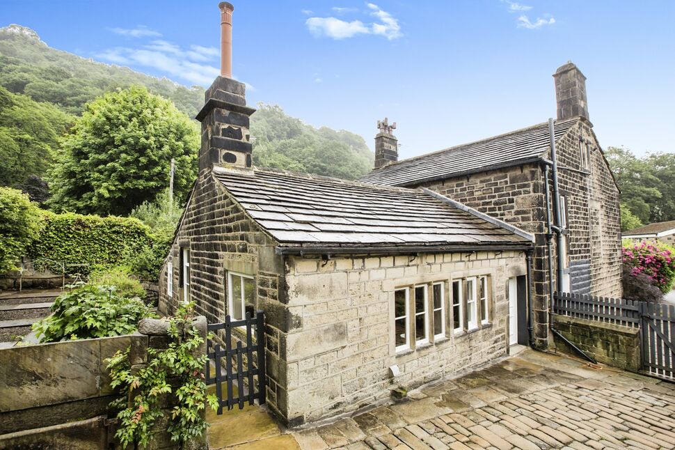 3 bedroom Detached House for sale, Church Lane, Hebden Bridge, HX7 £