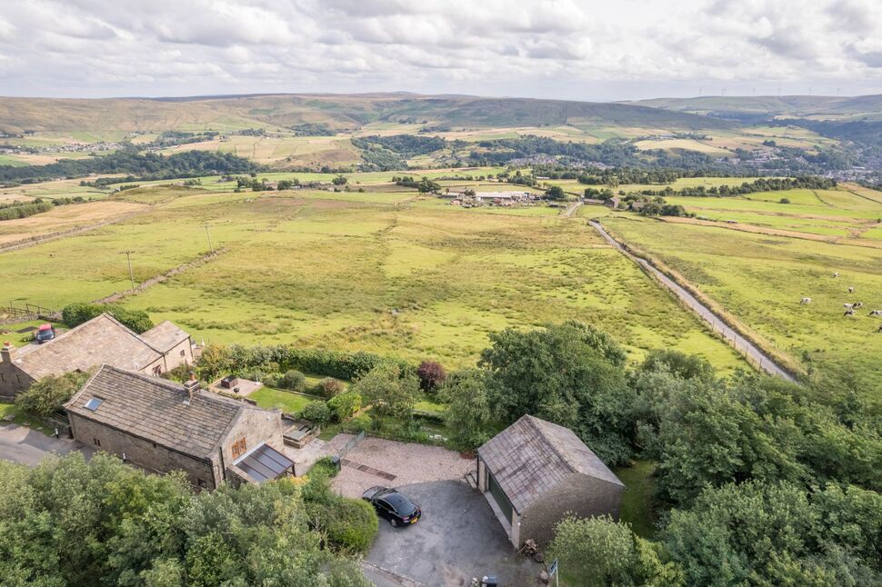 4 bedroom Detached House for sale, Eastwood Road, Todmorden, OL14 £